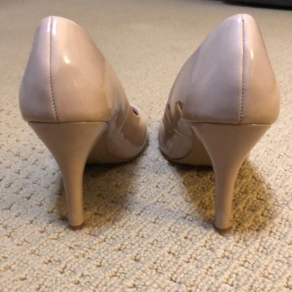 Cute, nude colored high heels - Picture 3 of 6